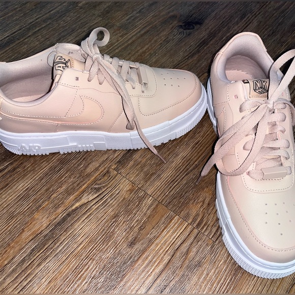 Nike Air Force 1 Pixel - Picture 2 of 5